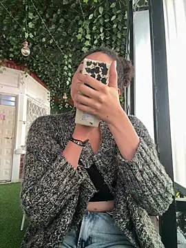 ห้องแชทสดของ Lilithadams1