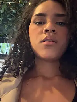 Lilithadams1's Live Chat Room