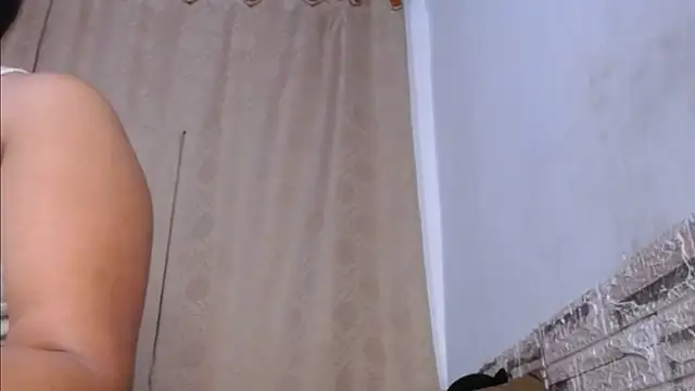 Bicky_24 élő chatszobája
