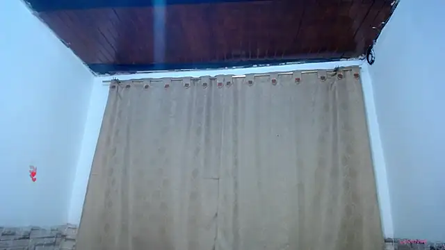 Bicky_25 Live chatroom
