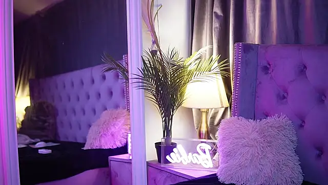 SaraiAngel Live Chatraum