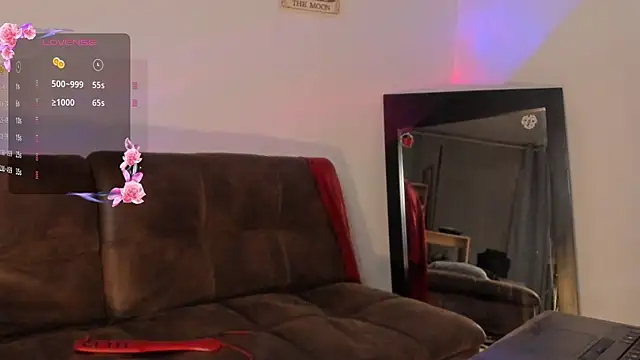 חדר צ'א ט בשידור חי של La_Diabla_111_