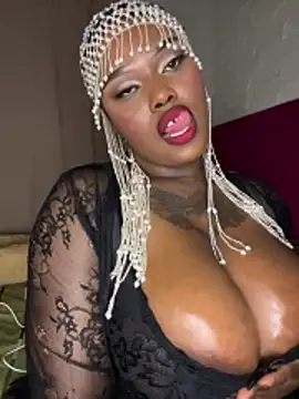 QUEEN_NOBUHLE_FEMDOM_777 실시간 채팅방