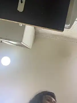 Živá chatovací místnost XBODTRIIPX