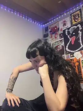 חדר צ'אט בשידור חי של XBODTRIIPX