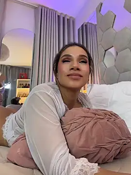 NicoleArmani 现场聊天室