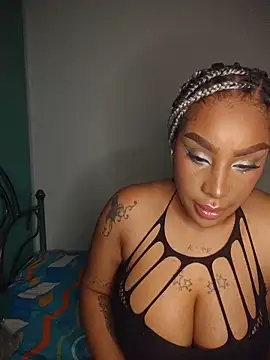 Queen_Amara – live chatrum