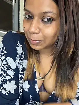 Malika_Secrets Adlı Modelin Canlı Sohbet Odası