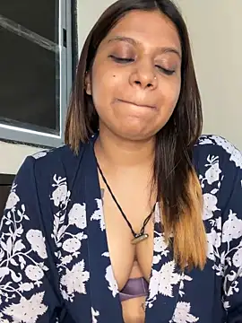 Malika_Secrets: δωμάτιο απευθείας συνομιλίας