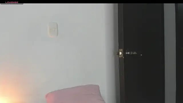 charlottekiss99 élő chatszobája