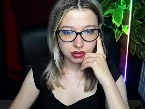 Živá chatovací místnost loveHeidi