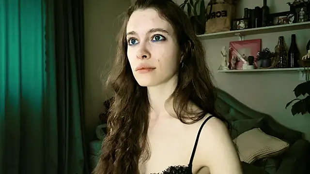 Yoka_paradoXXX Adlı Modelin Canlı Sohbet Odası