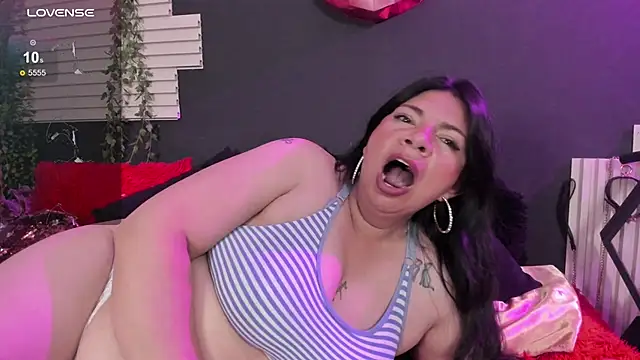 غرفة دردشة kinky_momm المباشرة