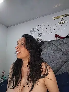 Shantey_Laurent Adlı Modelin Canlı Sohbet Odası