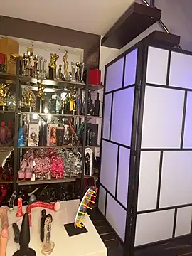 Sabien_DeMonia Adlı Modelin Canlı Sohbet Odası