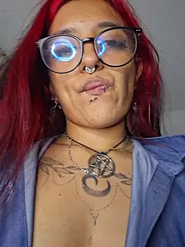 Živá chatovací místnost carolinerue