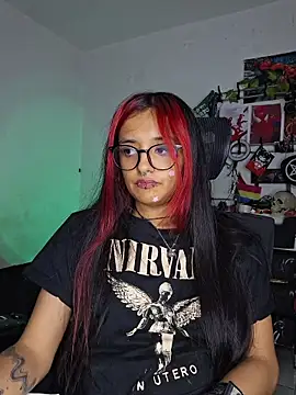 carolinerue's Live Chat Room