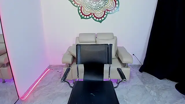 Candy_fox_19 – Naživo chatovacia miestnosť