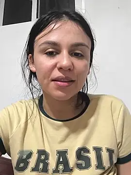 Daniela-rosee's Live Chat Room