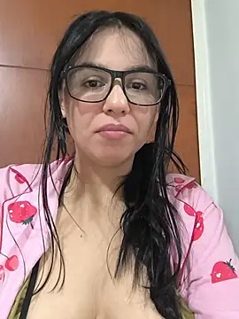 Daniela-rosee XXX чат на живо