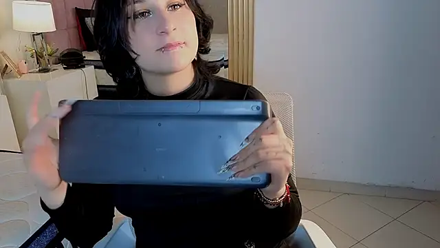 RobinBennett Adlı Modelin Canlı Sohbet Odası