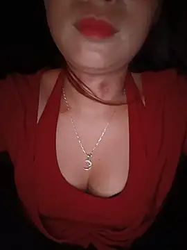 חדר צ'אט בשידור חי של Hot_bitv