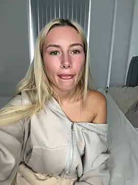 Živá chatovací místnost SexySaraxxoo