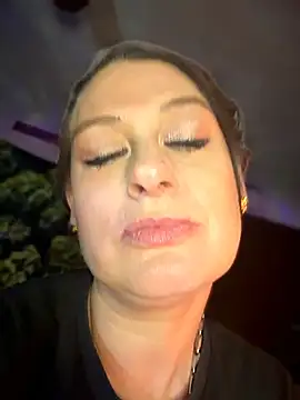 Jennybootyjones Cameră chat live
