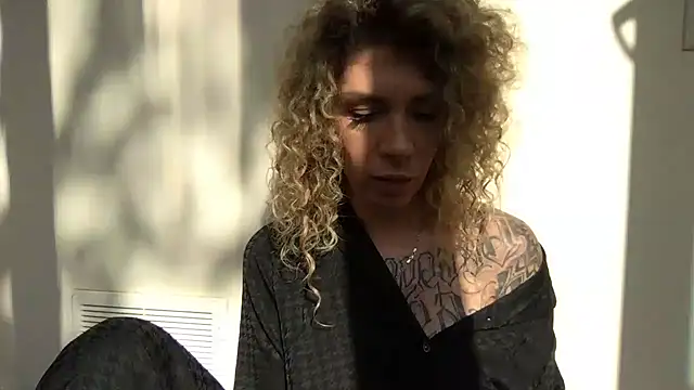 Živá chatovací místnost Olyviaa