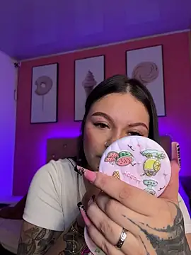 Megaan__Moren Live chat-huone