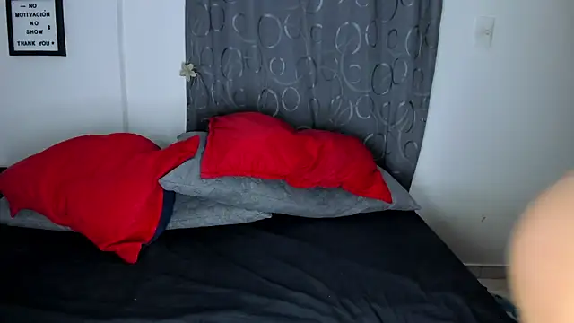 Živá chatovací místnost incogniitolove_