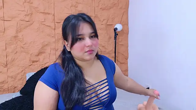 Онлайн чат IvannaaVega