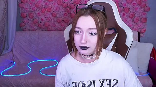 Chat soba uživo modela LizzaMoonn