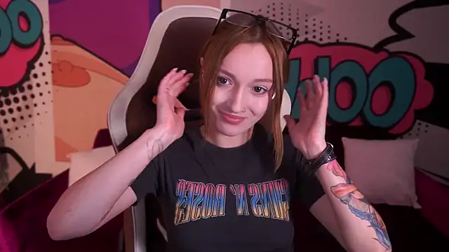 LizzaMoonn's Live Chat Room