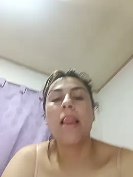 vanessa-titisM Adlı Modelin Canlı Sohbet Odası