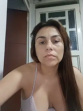 vanessa-titisM Adlı Modelin Canlı Sohbet Odası
