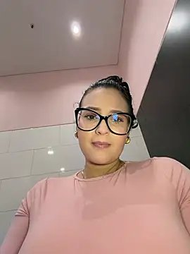 GabyMejiaa Adlı Modelin Canlı Sohbet Odası