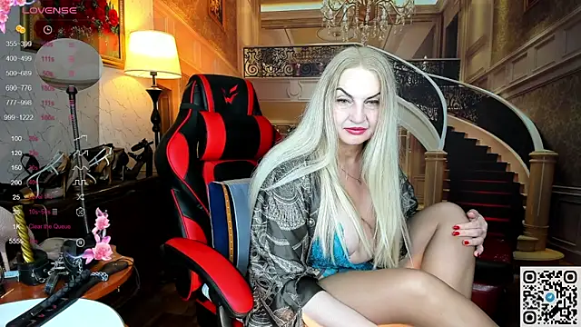 Nina_Devillle Adlı Modelin Canlı Sohbet Odası