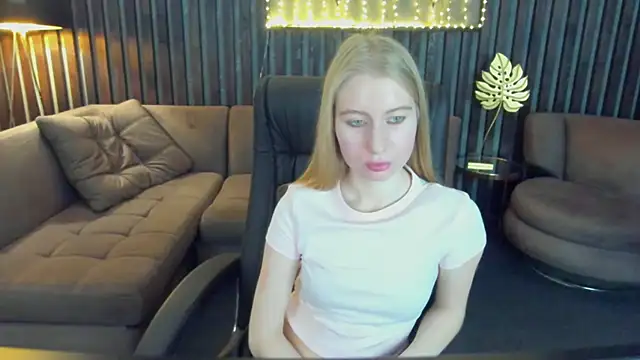 Chat soba uživo modela Alina_Blonde