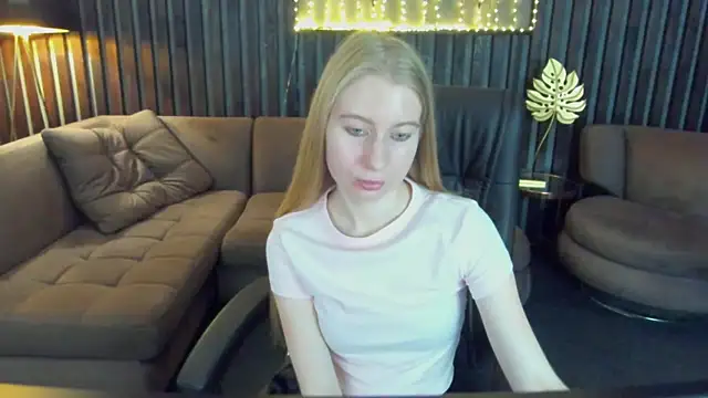 ห้องแชทสดของ Alina_Blonde