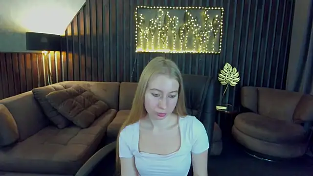 Pokój czatu na żywo – Alina_Blonde