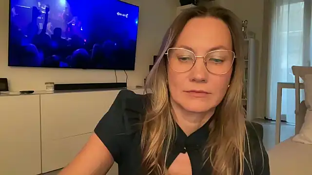 Feyoraa – live chatrum