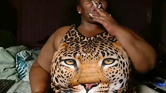 Bustyboobs02xx Live Chatraum