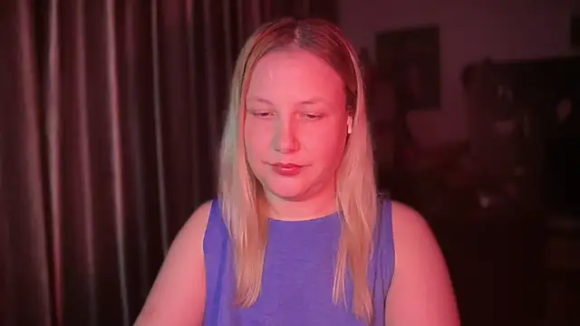 Živá chatovací místnost BikiHellena