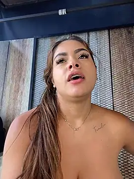 MayaMoanXXX 现场聊天室