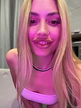Elizabeth_Tay Adlı Modelin Canlı Sohbet Odası