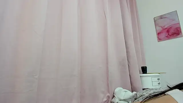miajhonsonx's Live Chat Room