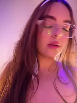 Živá chatovací místnost hannahst_