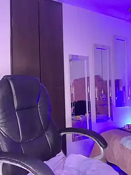 BunnyGlow50 Adlı Modelin Canlı Sohbet Odası