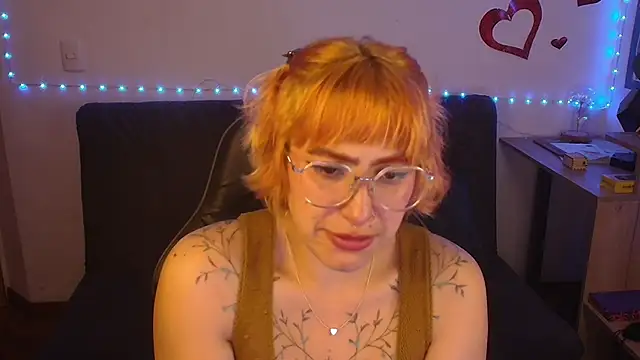 Miacatsito3's Live Chat Room